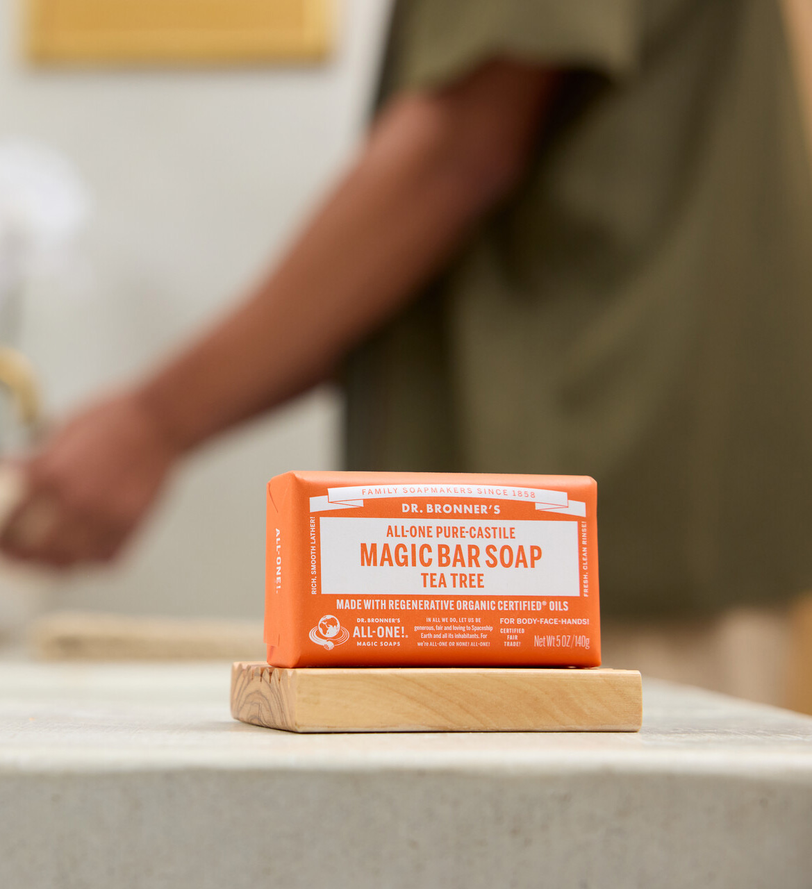 dr-bronners-pure-castile-bar-magic-soapsp25-00-41_